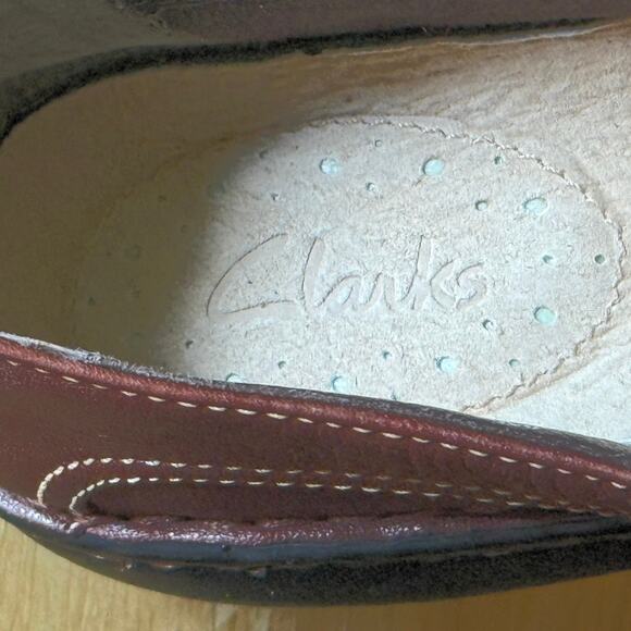 Clarks Women's Leather Cyrus Center Gore Loafer Brown Shoe, size 8Medium Slip On - Picture 3 of 8